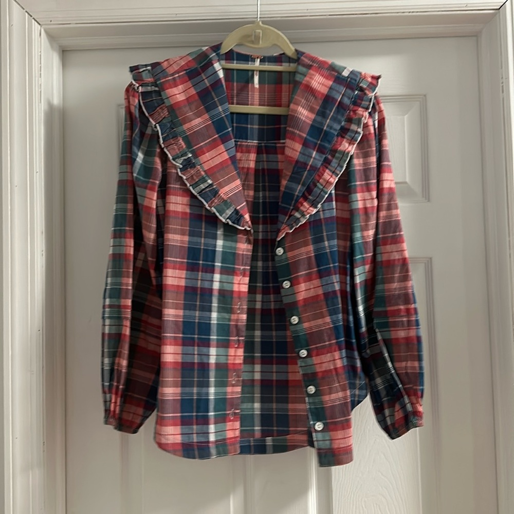 Plaid Free People button down with ruffle collar. Size S